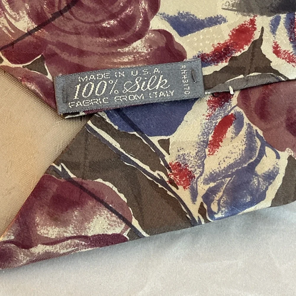 Vintage Van Heusen Muted Pinks, Greens,‎ & Blue Mens Necktie Abstract Roses Silk